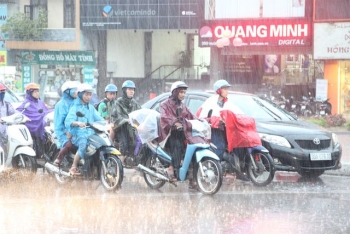 Chiều tối nay Hà Nội mưa giông, đề phòng gió giật mạnh