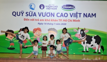 Quỹ sữa vươn cao Việt Nam và Vinamilk tiếp tục hành trình kết nối yêu thương tại TP.HCM