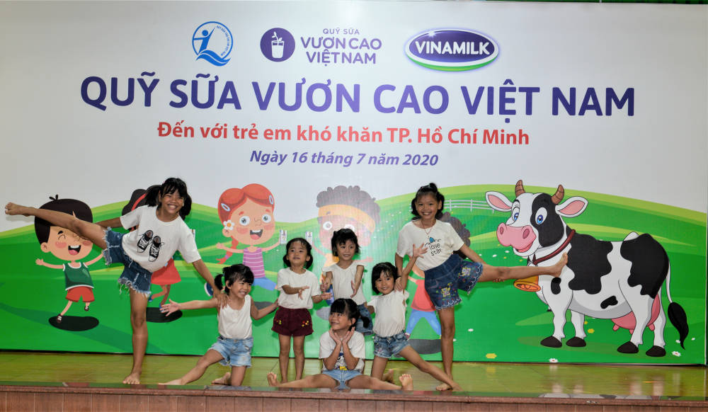 quy sua vuon cao viet nam va vinamilk tiep tuc hanh trinh ket noi yeu thuong tai tphcm