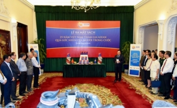 Phó Thủ tướng Phạm Bình Minh dự lễ ra mắt sách về 25 năm Việt Nam tham gia ASEAN