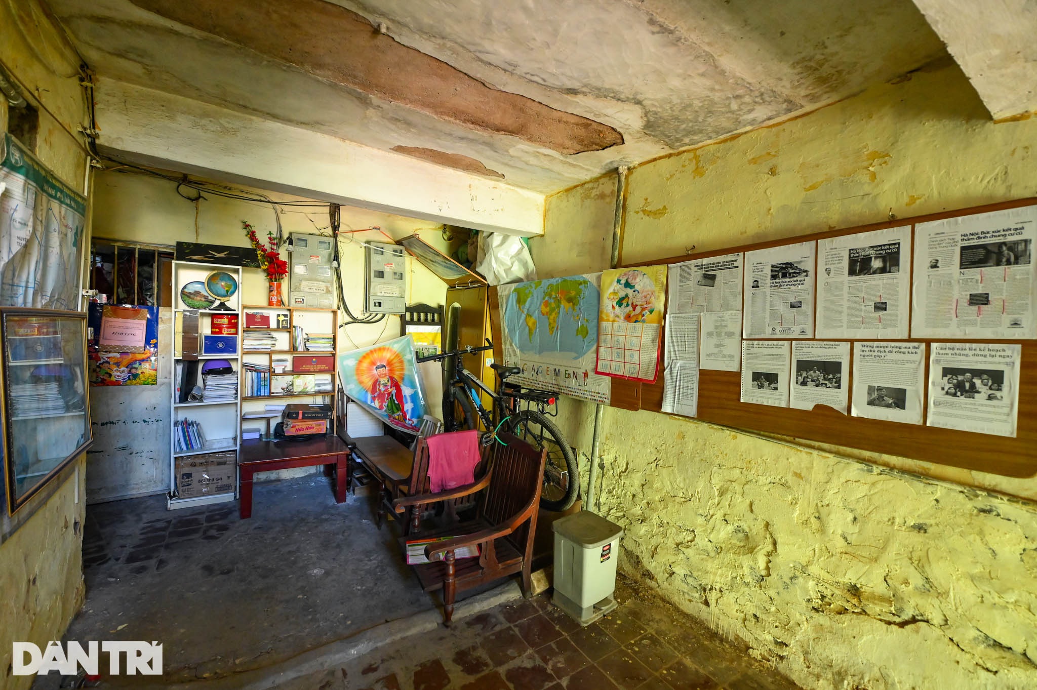 Nhà biến thành hầm ẩm thấp, dột nát tại chung cư tập thể cũ Hà Nội - 14