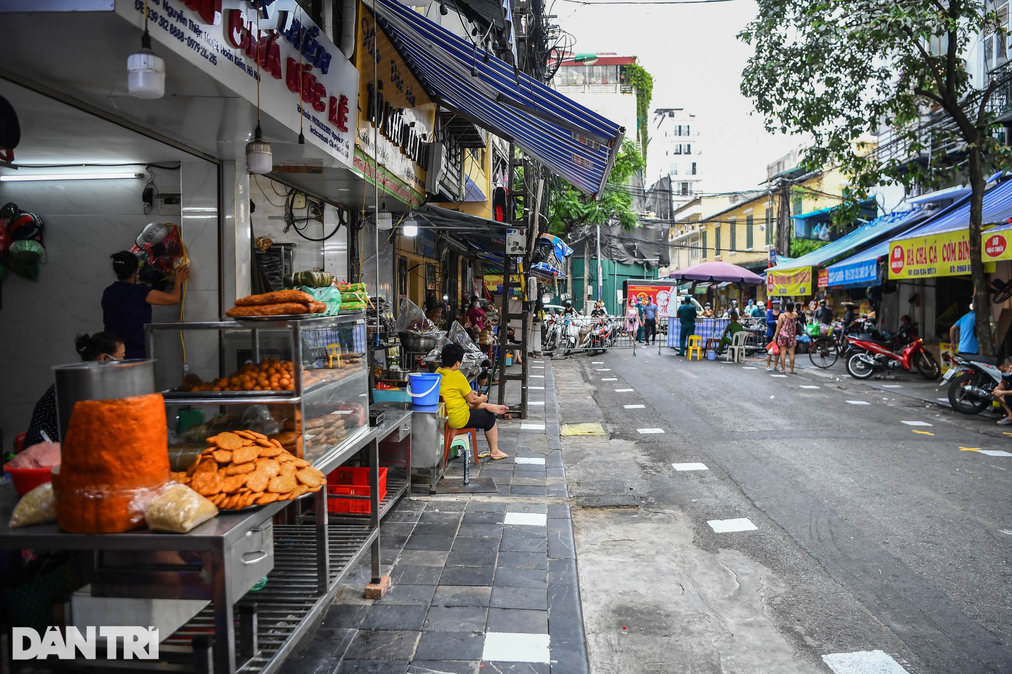 Độc đáo những phương pháp phòng dịch tại các chợ dân sinh ở Hà Nội - 12