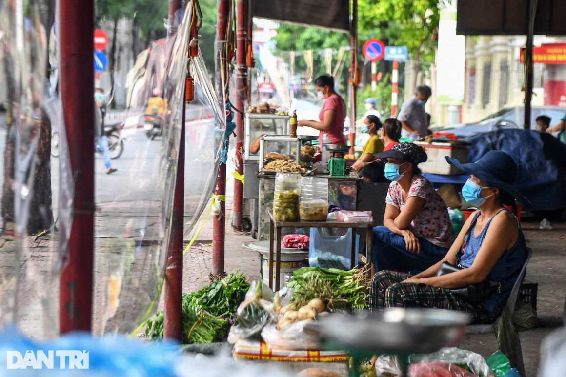 Độc đáo những phương pháp phòng dịch tại các chợ dân sinh ở Hà Nội - 5