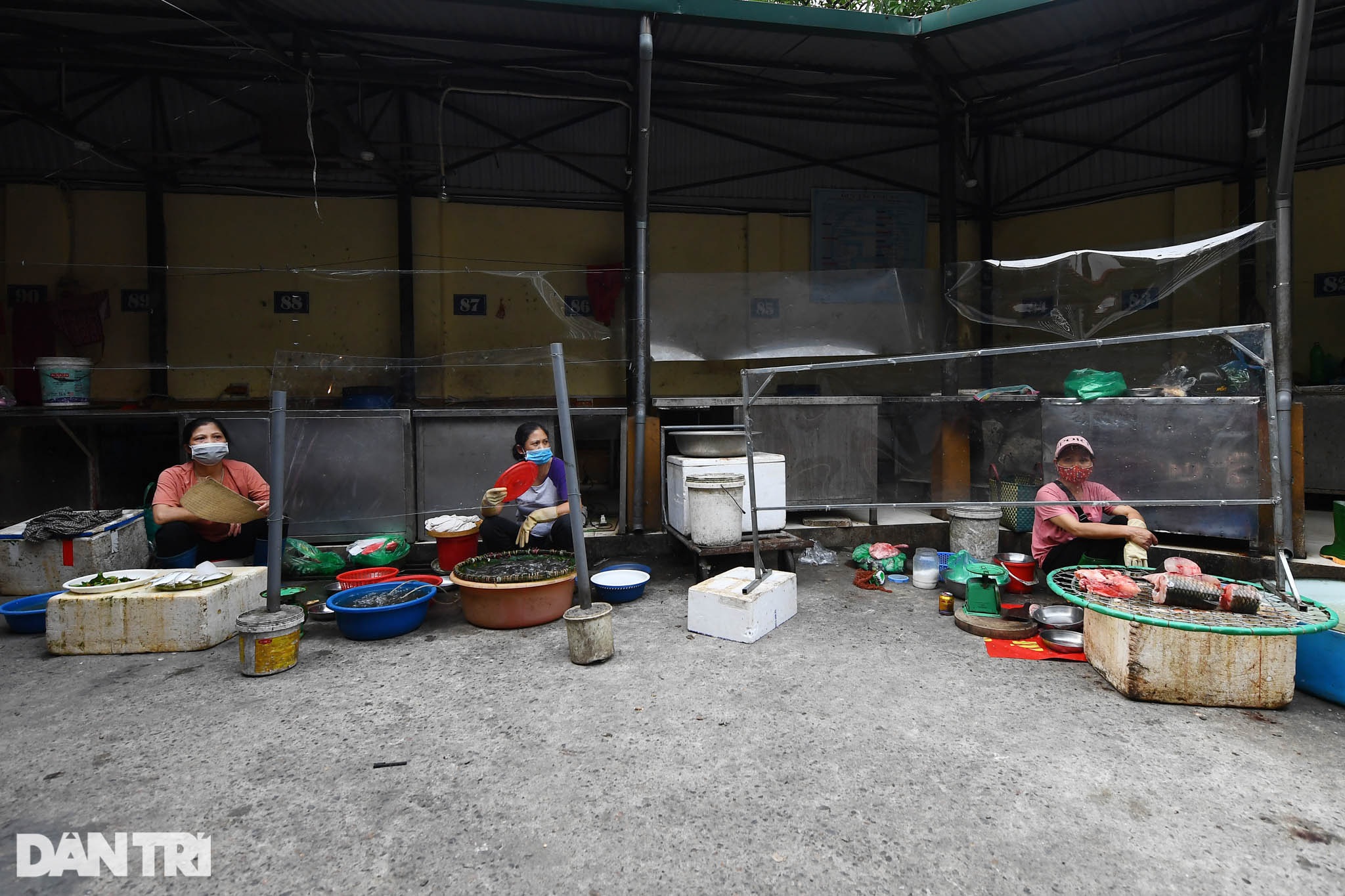 Độc đáo những phương pháp phòng dịch tại các chợ dân sinh ở Hà Nội - 6
