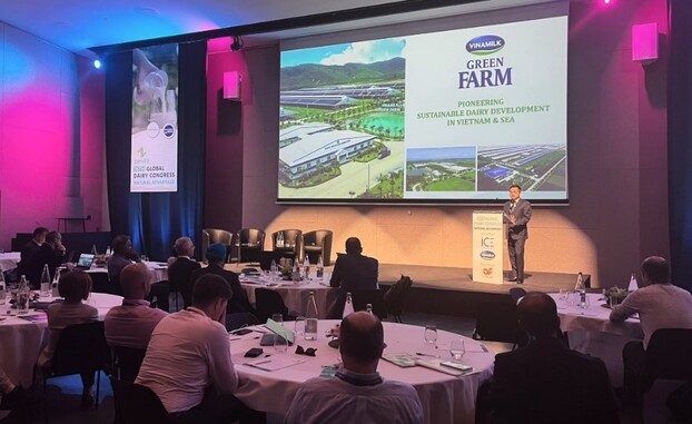   Đại diện của Vinamilk chia sẻ về câu chuyện của “Green Farm” tại hội nghị sữa toàn cầu diễn ra tại Pháp đầu tháng 6/2022  
