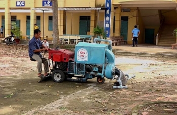 [VIDEO] Nông dân An Giang chế tạo máy hút rác
