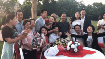 Sao Việt ngày 12/8: Ca nương Kiều Anh khoe clip ôm chồng 'quẩy tung nóc' trên bar