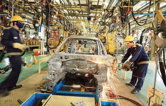 Chuyên gia: Nếu cứ như thế này, ngành công nghiệp ô tô Việt Nam sẽ sụp đổ