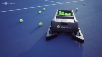 [VIDEO] Máy nhặt bóng tennis tự động