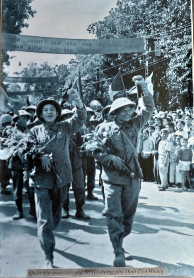 Hình ảnh Hà Nội trong thời khắc lịch sử "mùa thu năm ấy"