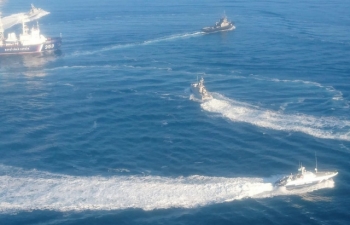 Nga nổ súng, bắt giữ tàu Ukraine vào gần Crimea
