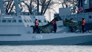 Nga sẽ giam giữ 12 thủy thủ Ukraine trong 2 tháng