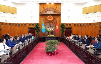 Thủ tướng tiếp Chủ tịch Hạ viện Kazakhstan