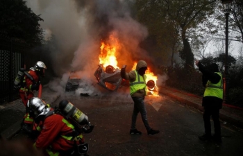 Pháp chìm trong “biển lửa” của cuộc bạo động tồi tệ nhất nhiều thập niên