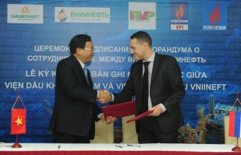 Viện Dầu khí hợp tác nghiên cứu nâng cao hệ số thu hồi dầu tại Việt Nam và Nga