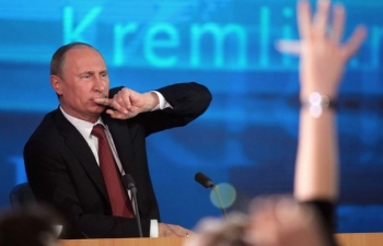 Tổng thống Putin họp báo trực tiếp với 1.700 phóng viên