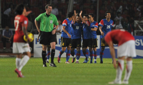 ba cau thu indonesia bi nghi nhan 21 trieu usd de ban do o chung ket aff cup 2010