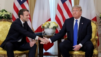 Không khí căng thẳng trong cuộc gặp giữa ông Trump và Tổng thống Pháp