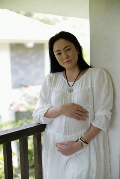 Sao Việt ngày 8/12: Mẹ chồng ca nương Kiều Anh sinh đôi 2 bé trai ở tuổi U50