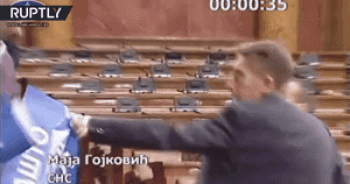 Video nghị sĩ Serbia lao vào ẩu đả dữ dội tại quốc hội