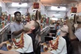[VIDEO] "Đau đầu" với kiểu mát xa độc đáo của Ấn Độ