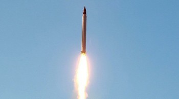 Iran lại tiếp tục thử tên lửa đạn đạo