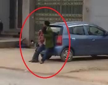 [VIDEO] Ngáo đá cầm dao kề cổ, uy hiếp phụ nữ ở Bắc Giang