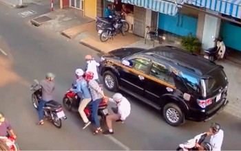[VIDEO] Cả đoàn xe tổ chức cướp ngay giữa Sài Gòn