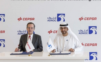 Cepsa bắt đầu bán dầu thô từ hai mỏ dầu lớn nhất của Abu Dhabi