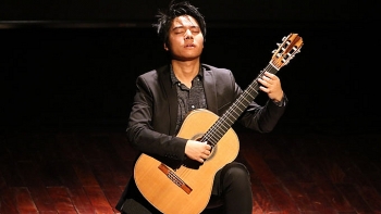 “Cây guitar kỳ tài” độc tấu tại Hà Nội