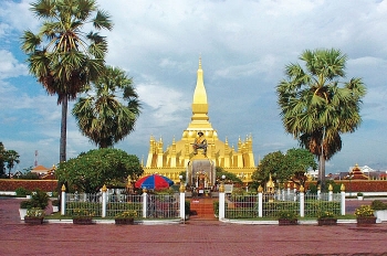 Lũy Trầm Hương & Thành phố Phật Vàng