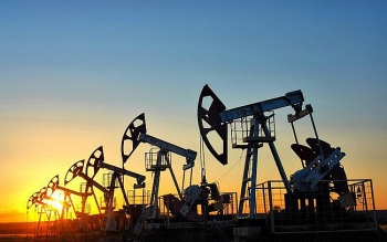 Giá dầu thô thế giới tiếp tục duy trì xu hướng giảm trong phiên đầu tuần