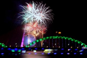 [Chùm ảnh] Rực rỡ pháo hoa chào năm mới ở Đà Nẵng