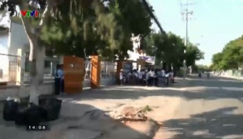 [VIDEO] Truy sát trước cổng trường, một học sinh tử vong
