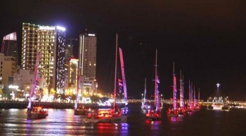 12 thuyền đua Clipper Race diễu hành trên sông Hàn