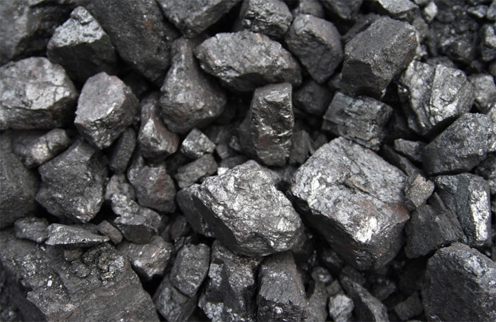 Quặng sắt diễn biến ngược chiều với các mặt hàng trong nhóm kim loại