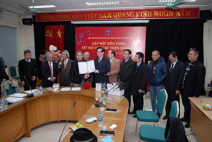 TS Phan Quốc Việt nhận Huy chương Vàng và Giải đặc biệt của Hiệp hội Sáng chế và sở hữu trí tuệ thế giới (WIIPA)
