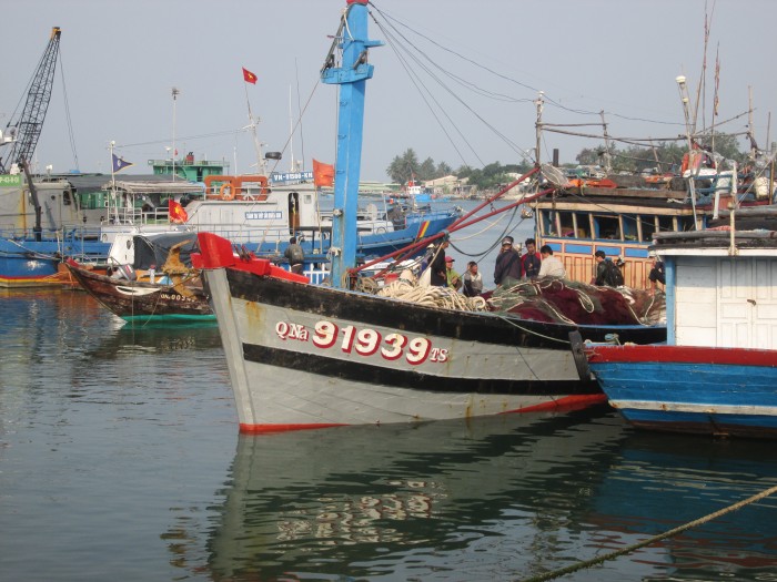 ngu dan hai hung ke lai canh bi tau trung quoc cuop pha