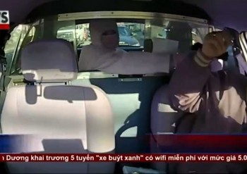 [VIDEO] Cướp taxi trước đầu xe cảnh sát