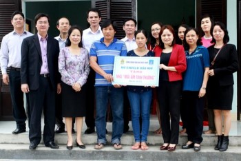 Trao nhà “Mái ấm tình thương” và hỗ trợ người lao động bị tai nạn tại Quảng Ngãi