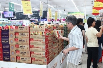Gian nan hàng Việt vào siêu thị ngoại