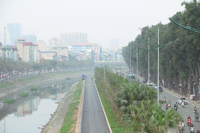 toan canh con duong doc song to lich chi de di bo di xe dap