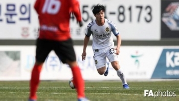 Công Phượng: “Tôi gặp khó khăn với lối chơi của Incheon United”