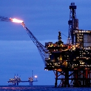 Số giàn khoan dầu khí của Mỹ tăng thêm 1trong tuần