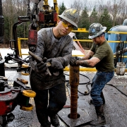 Ngành đá phiến Mỹ hưởng lợi từ thỏa thuận của OPEC
