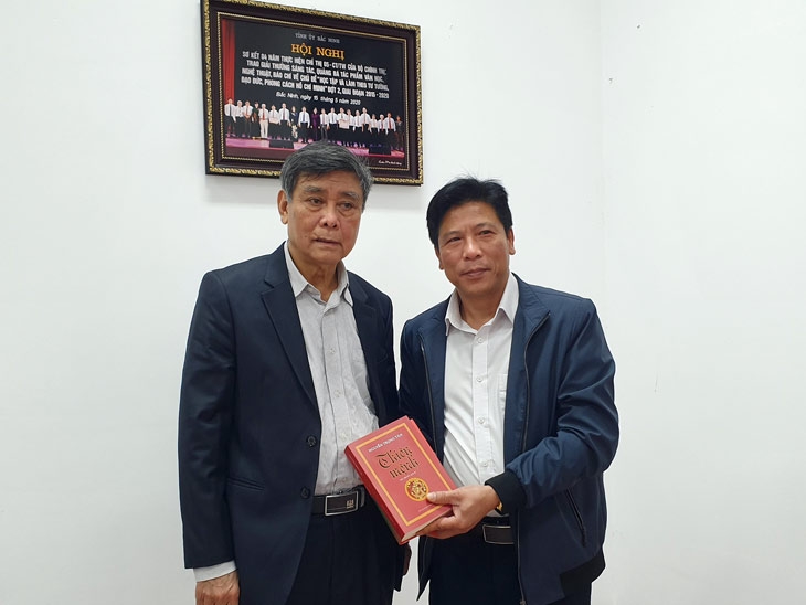 Nhà văn Nguyễn Trọng Tân trích tiền bán sách tôn vinh văn hóa đọc