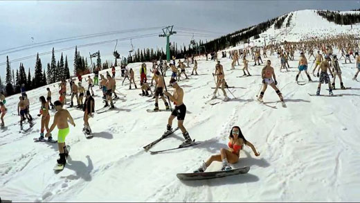 Diện Bikini trượt tuyết để phá kỷ lục thế giới