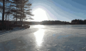 [VIDEO] Ấn tượng màn trình diễn xe tăng "bay" trên mặt hồ đóng băng