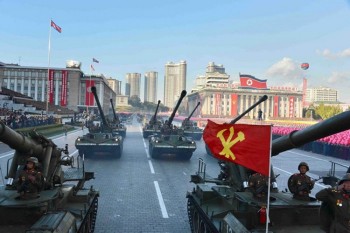 [Chùm ảnh] Quân đội Triều Tiên phô diễn sức mạnh