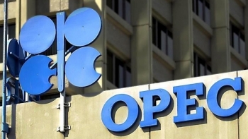 OPEC+ nhất trí về việc tăng dần sản lượng trong 3 tháng tới
